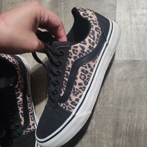 Leopard Vans